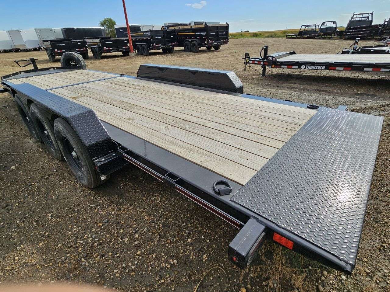 2024 Diamond C HDT 7' x 24' Tilt