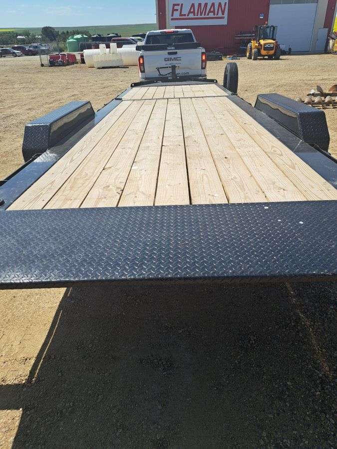 2024 Diamond C HDT 8'5" x 24' Partial Tilt