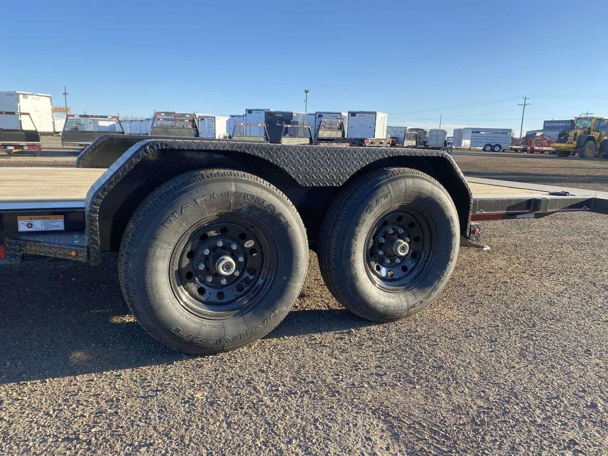 2024 Diamond C HDT207 20' Tilt Deck Trailer