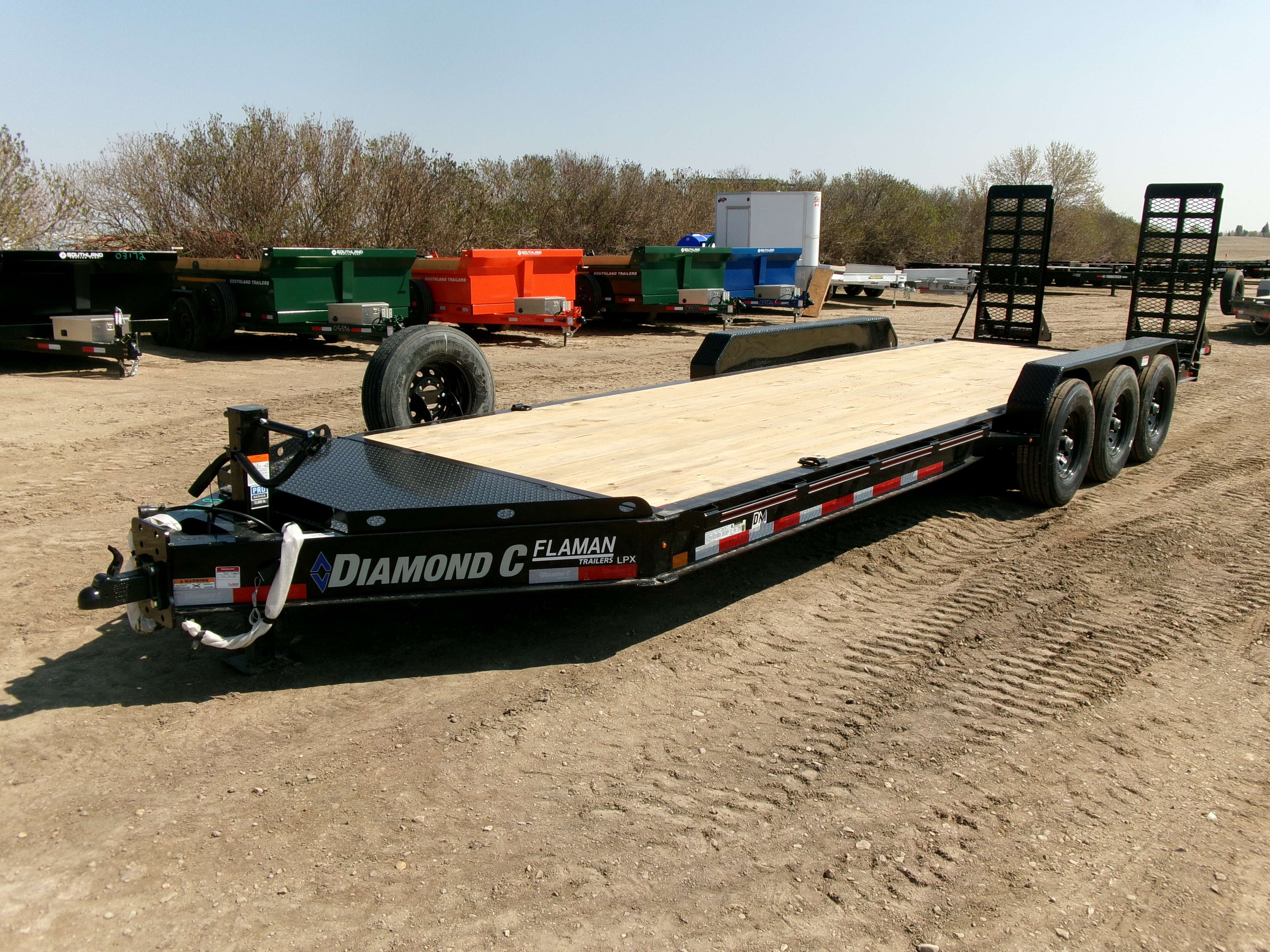 2024 Diamond C LPX 7' x 24' Flat Deck