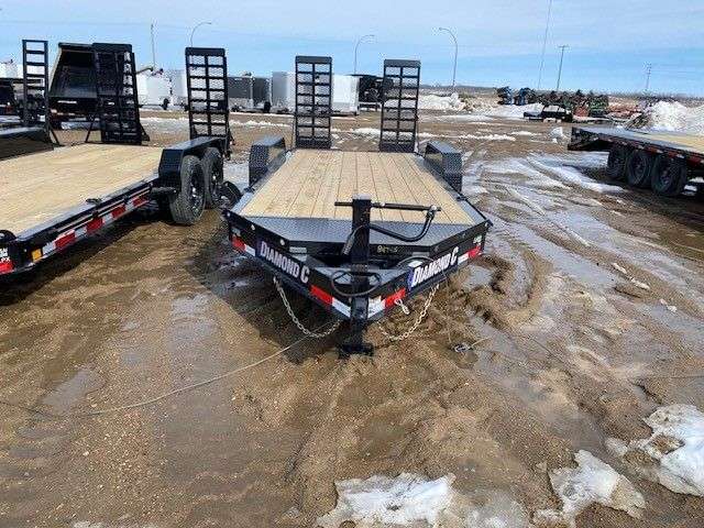 2024 Diamond C LPX 8'6" x 18' Beavertail Flat Deck