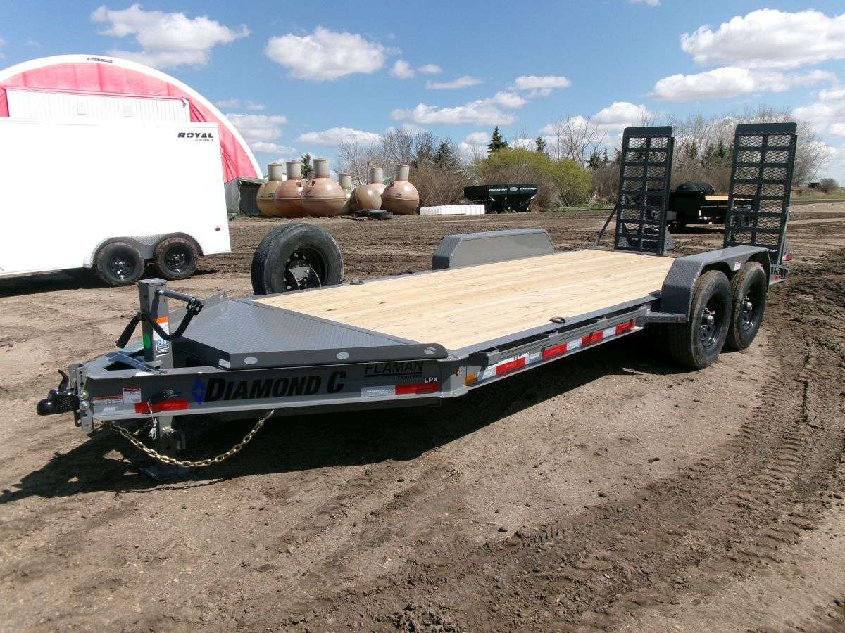 2024 Diamond C LPX 8'6" x 18' Beavertail Flat Deck