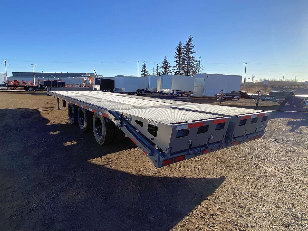 2024 Diamond C PX312- 32' Pintle Hitch