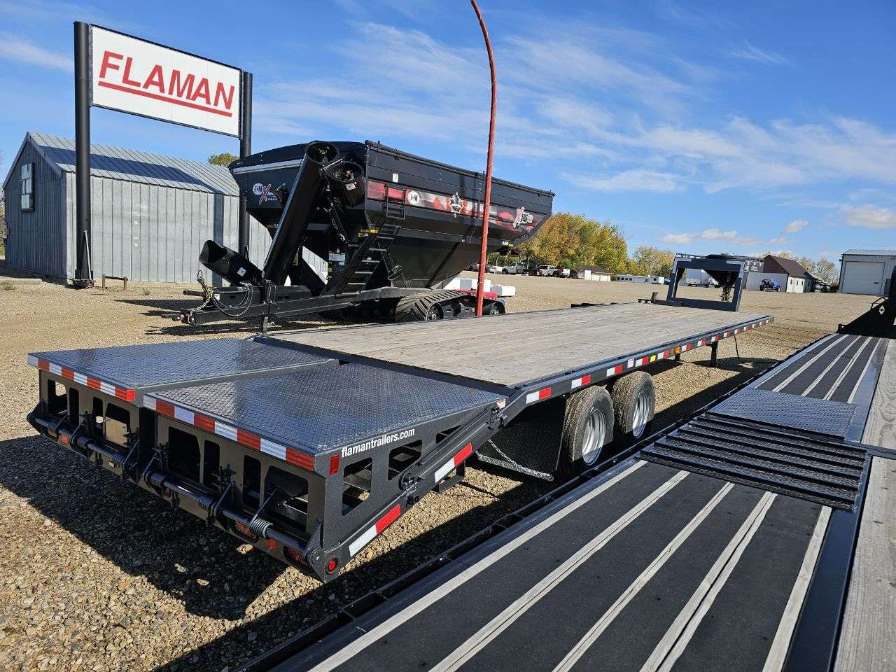 2024 Norbert FDG 8'4" x 35' Gooseneck Beavertail Flat Deck