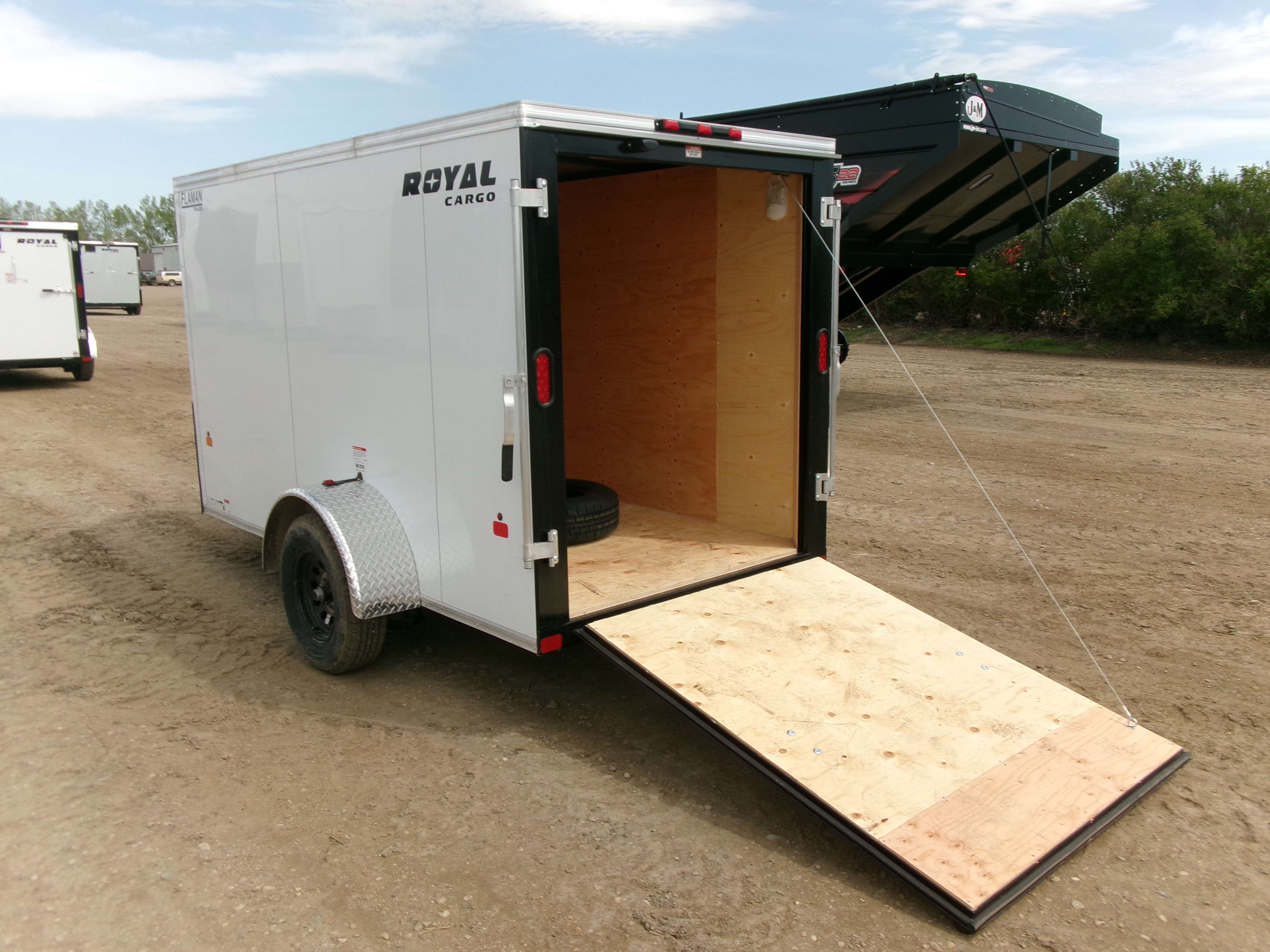 2024 Royal LCH 5' x 10' V-Nose Cargo