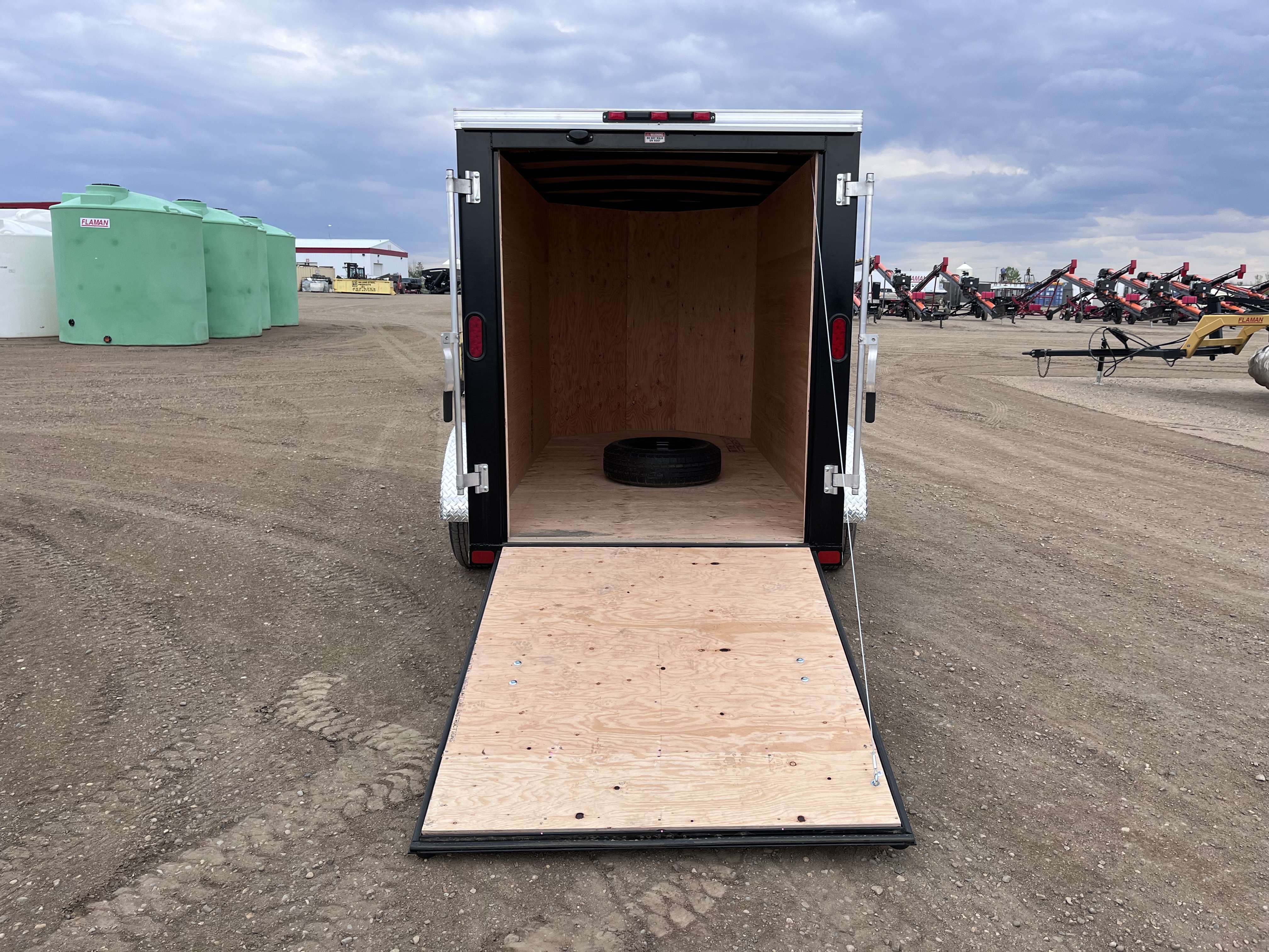 2024 Royal LCH 5' x 10' V-Nose Cargo