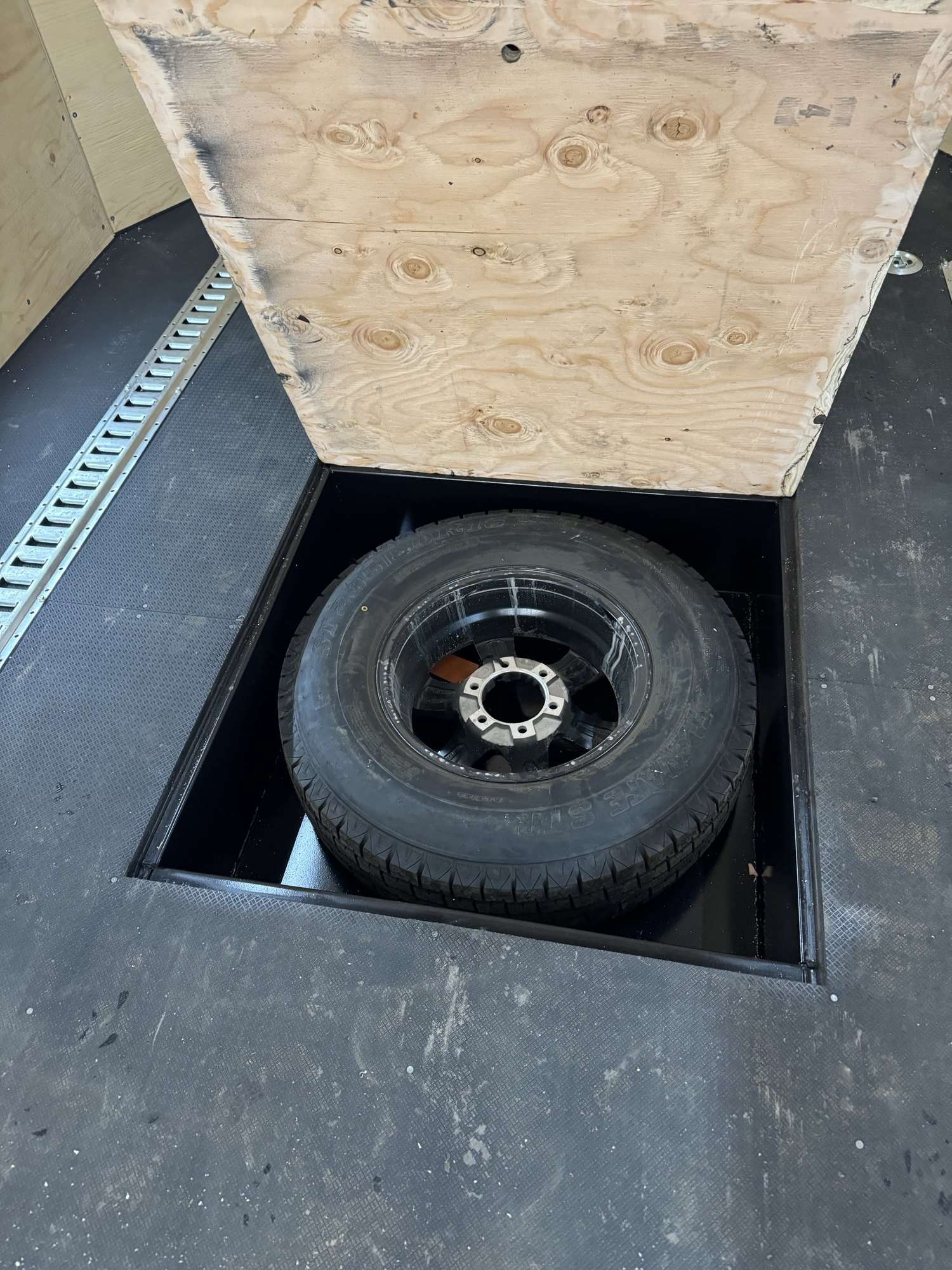 2024 Royal XR 8'x20' Enclosed Trailer w/ Escape Door