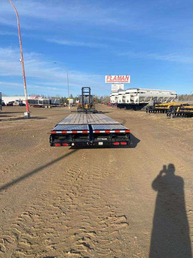 2024 Southland HBA 8'6" x 30' Beavertail Deckover