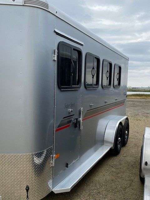 2024 Sundowner SS 6'9" x 16'6" 4-Horse Bumper Pull