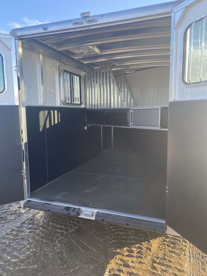 2024 Sundowner ST 7' x 19' 3 Horse Bumper Pull