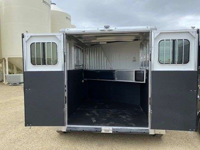 2024 Sundowner Super Sport 6'9" x 10' 2-Horse Bumper Pull
