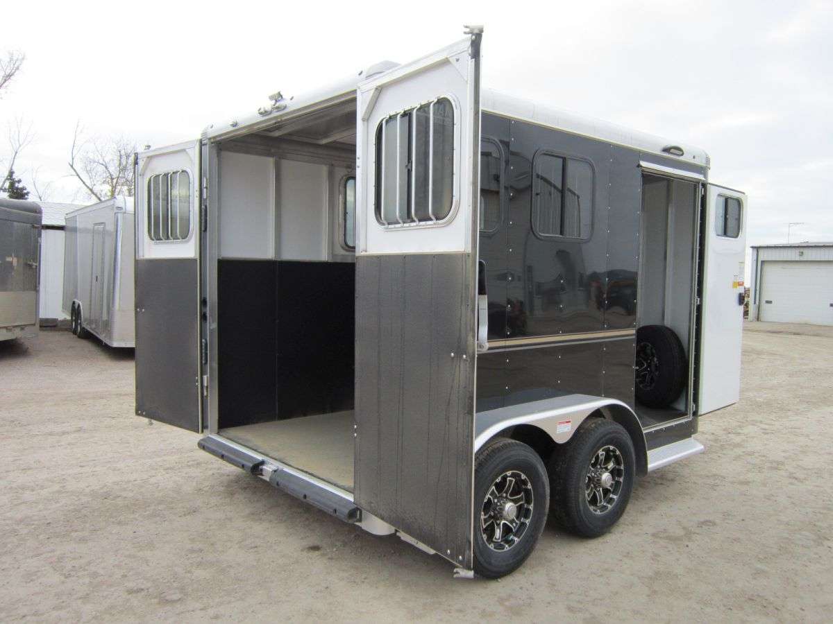 2024 Sundowner Super Sport 6'9" x 10' 2-Horse Bumper Pull