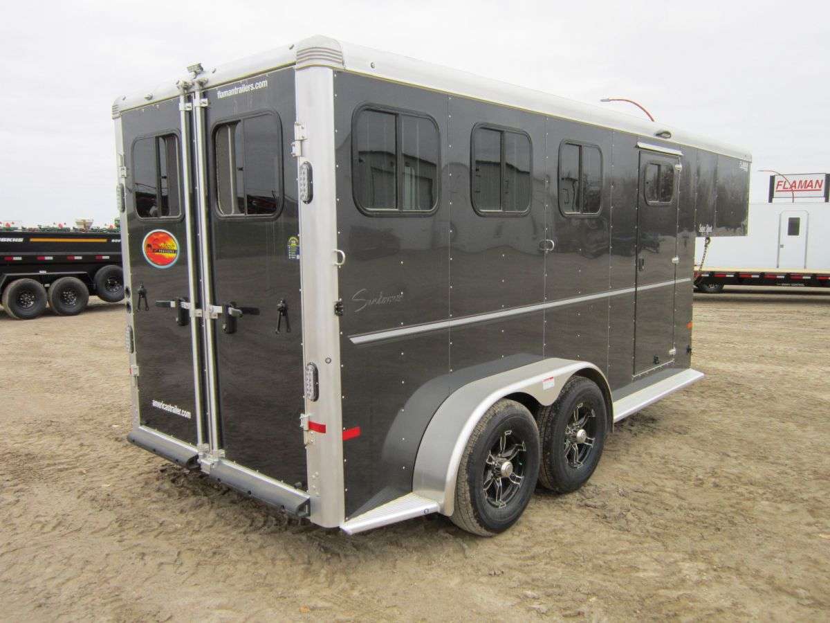 2024 Sundowner Super Sport 6'9" x 15'3" 3-Horse Gooseneck