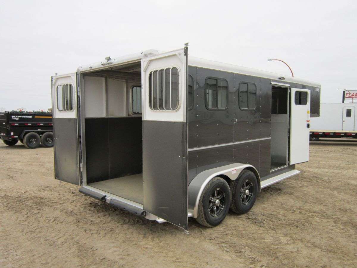 2024 Sundowner Super Sport 6'9" x 15'3" 3-Horse Gooseneck
