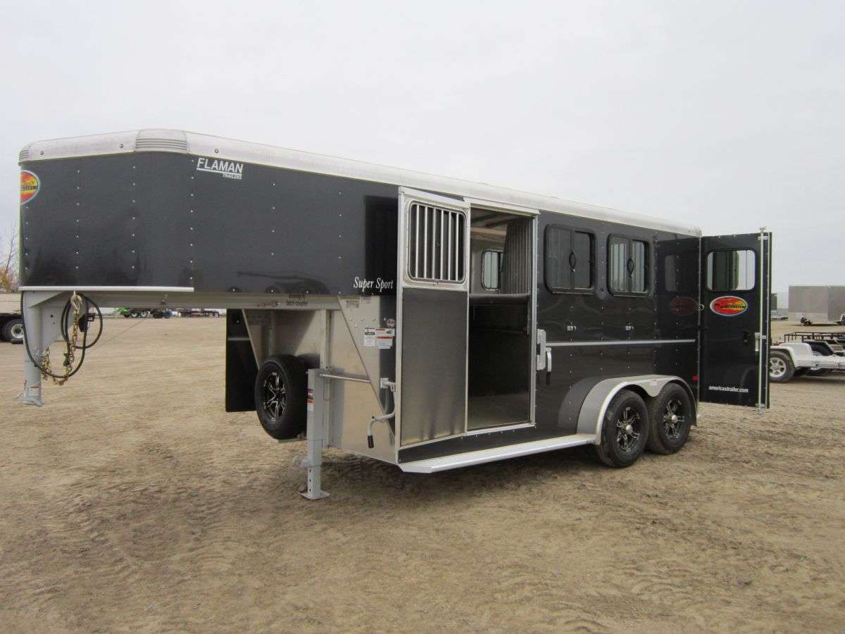 2024 Sundowner Super Sport 6'9" x 15'3" 3-Horse Gooseneck