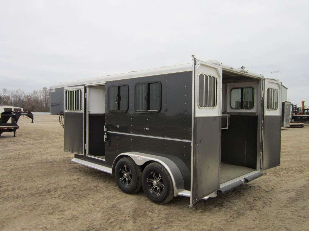 2024 Sundowner Super Sport 6'9" x 15'3" 3-Horse Gooseneck