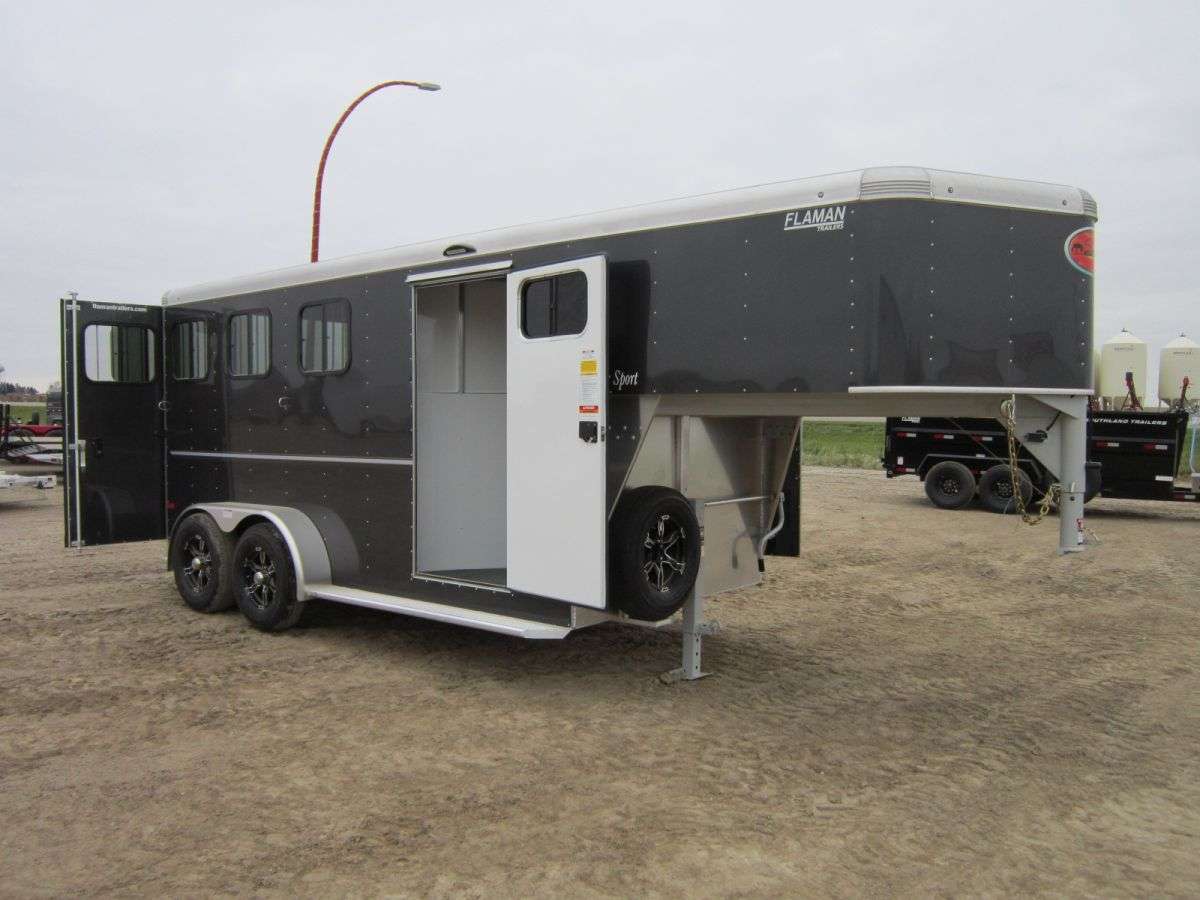 2024 Sundowner Super Sport 6'9" x 15'3" 3-Horse Gooseneck