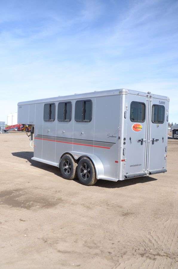 2024 Sundowner Super Sport 6'9" x 15'3" 3-Horse Gooseneck