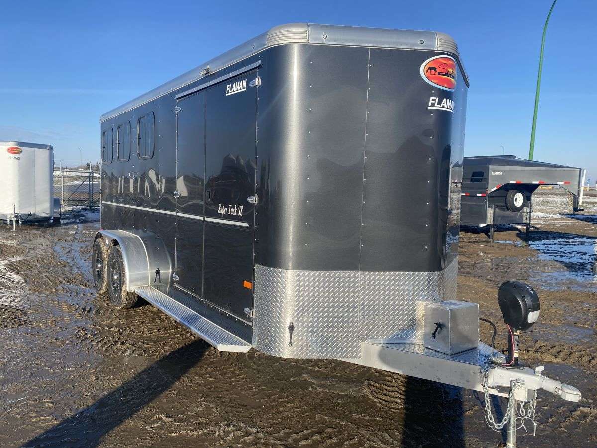 2024 Sundowner Super Tack 6'9" x 16'3" 3-Horse Bumper Pull