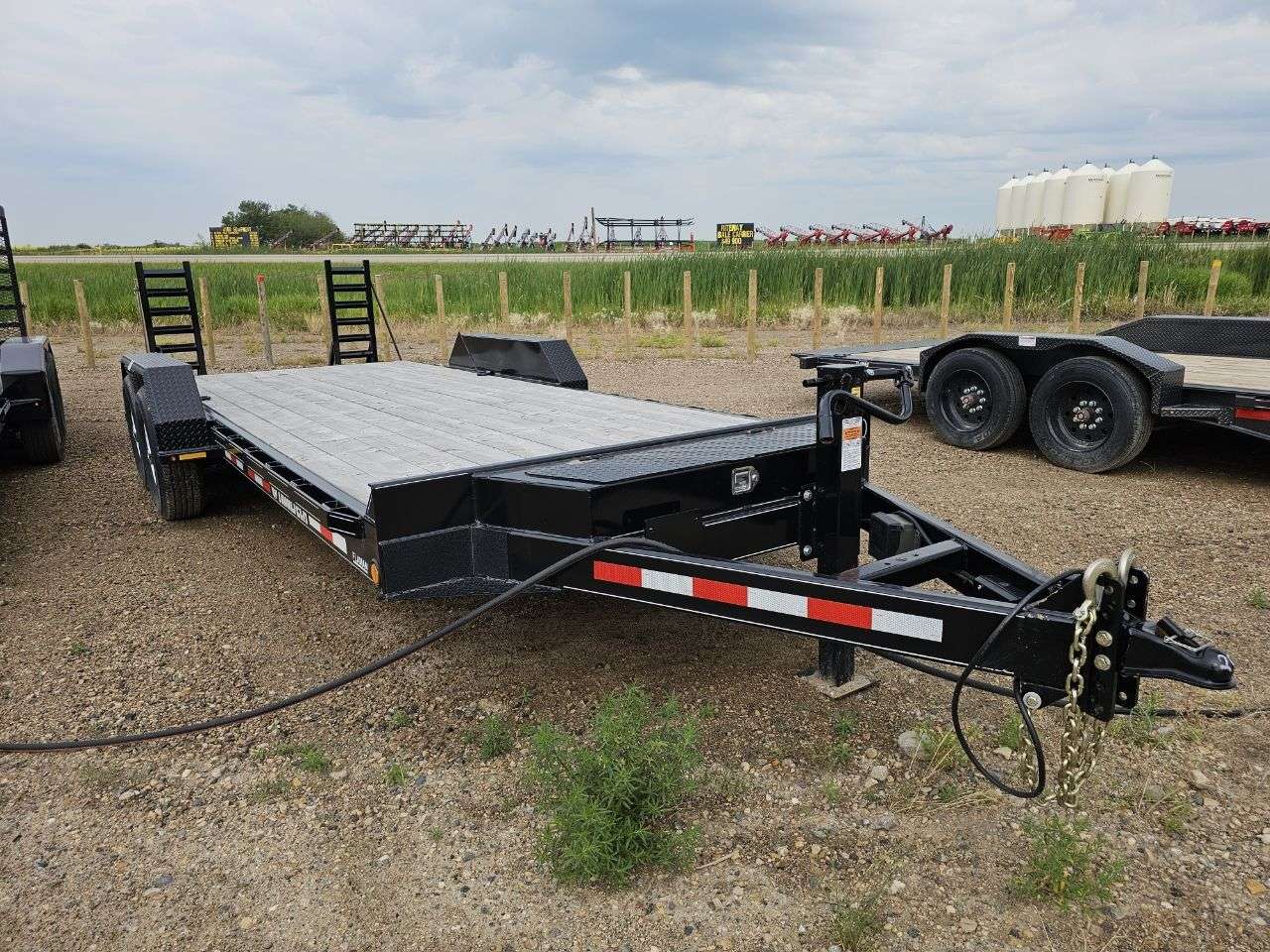 2024 Trailtech 8'6" x 20' Beavertail Flat Deck Trailer