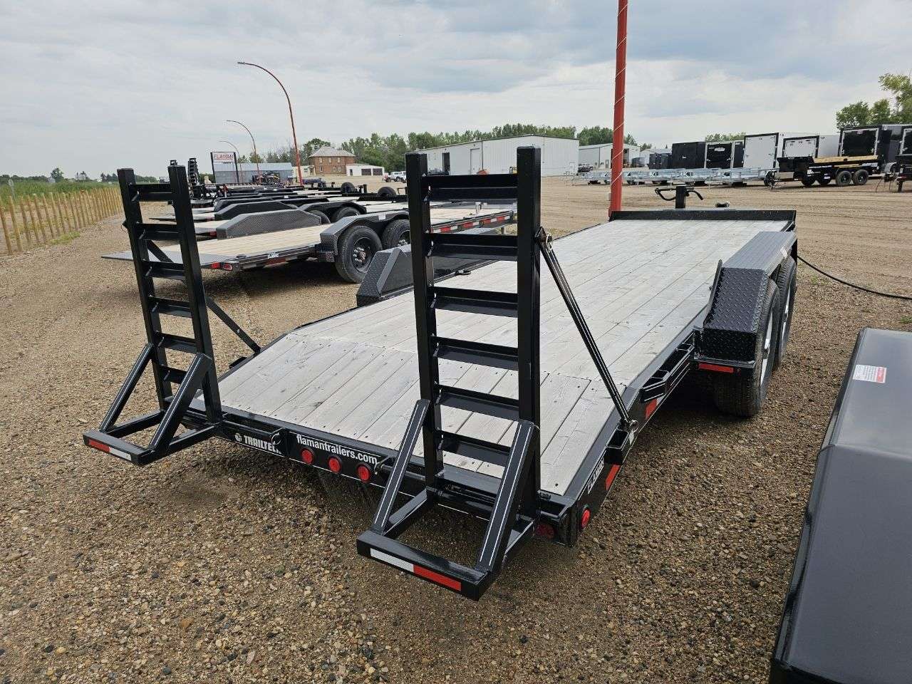 2024 Trailtech L270 8'6" x 20' Beavertail Flat Deck