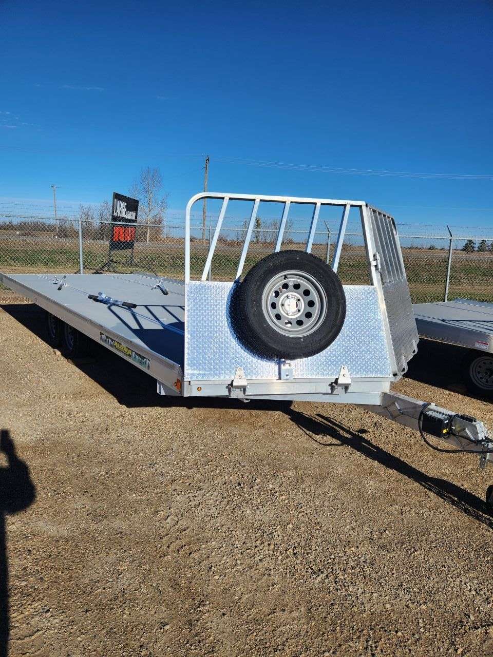 2025 Aluma 8622D 8'6" x 22' Toy Hauler