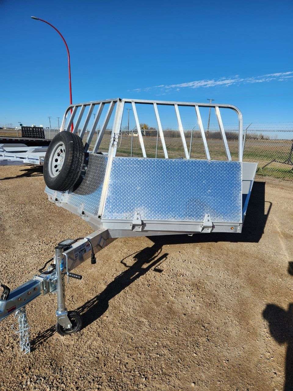 2025 Aluma 8622D 8'6" x 22' Toy Hauler