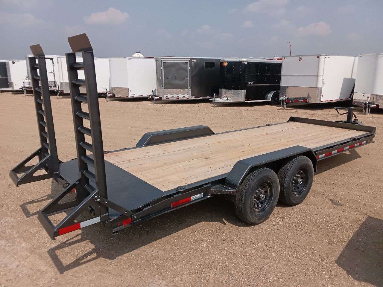 2025 Baseline HEQ 8'6" x 20' Beavertail Flat Deck