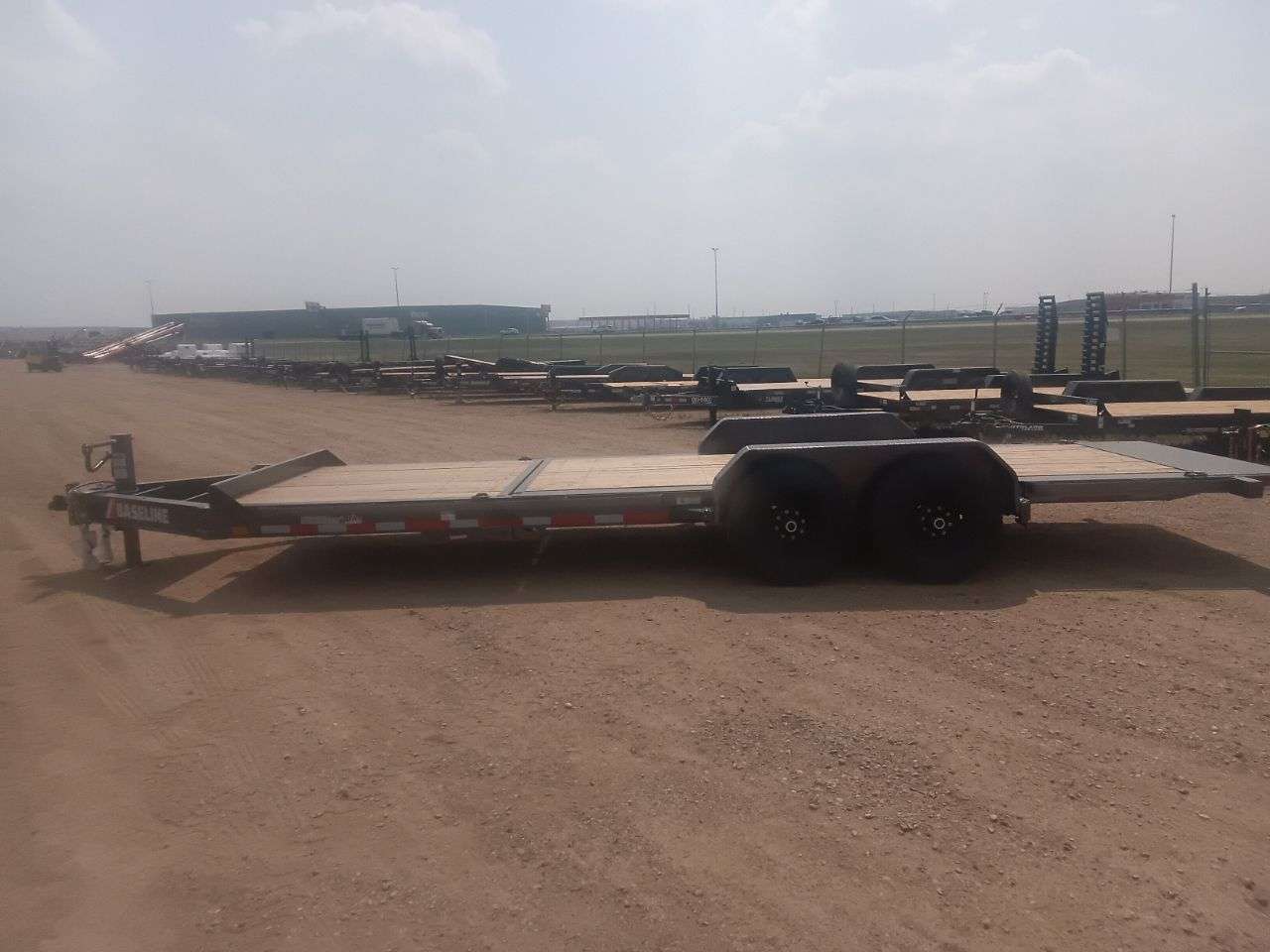 2025 Baseline HTL 8'6" x 22' Partial Tilt