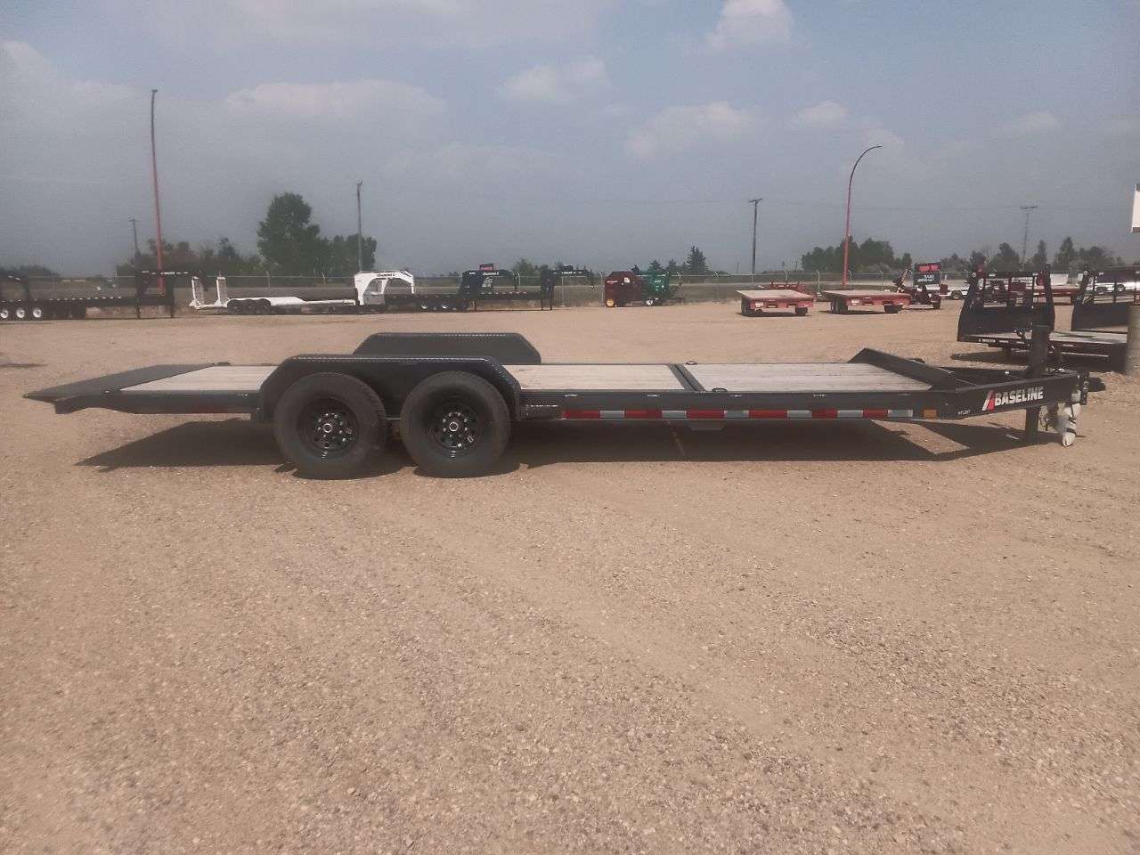 2025 Baseline HTL 8'6" x 22' Partial Tilt