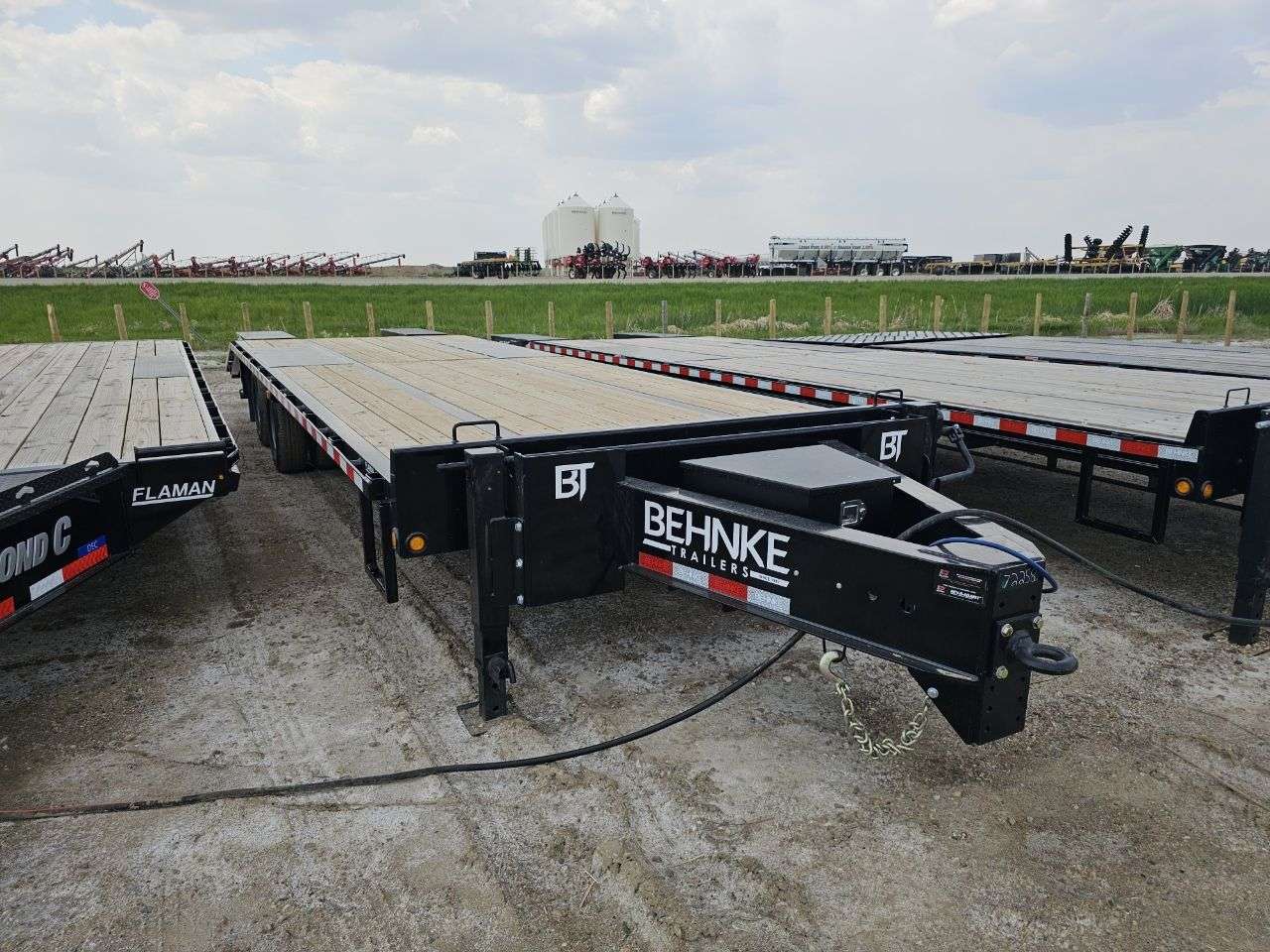 2025 Behnke 8'6" x 29' Pintle Flat Deck