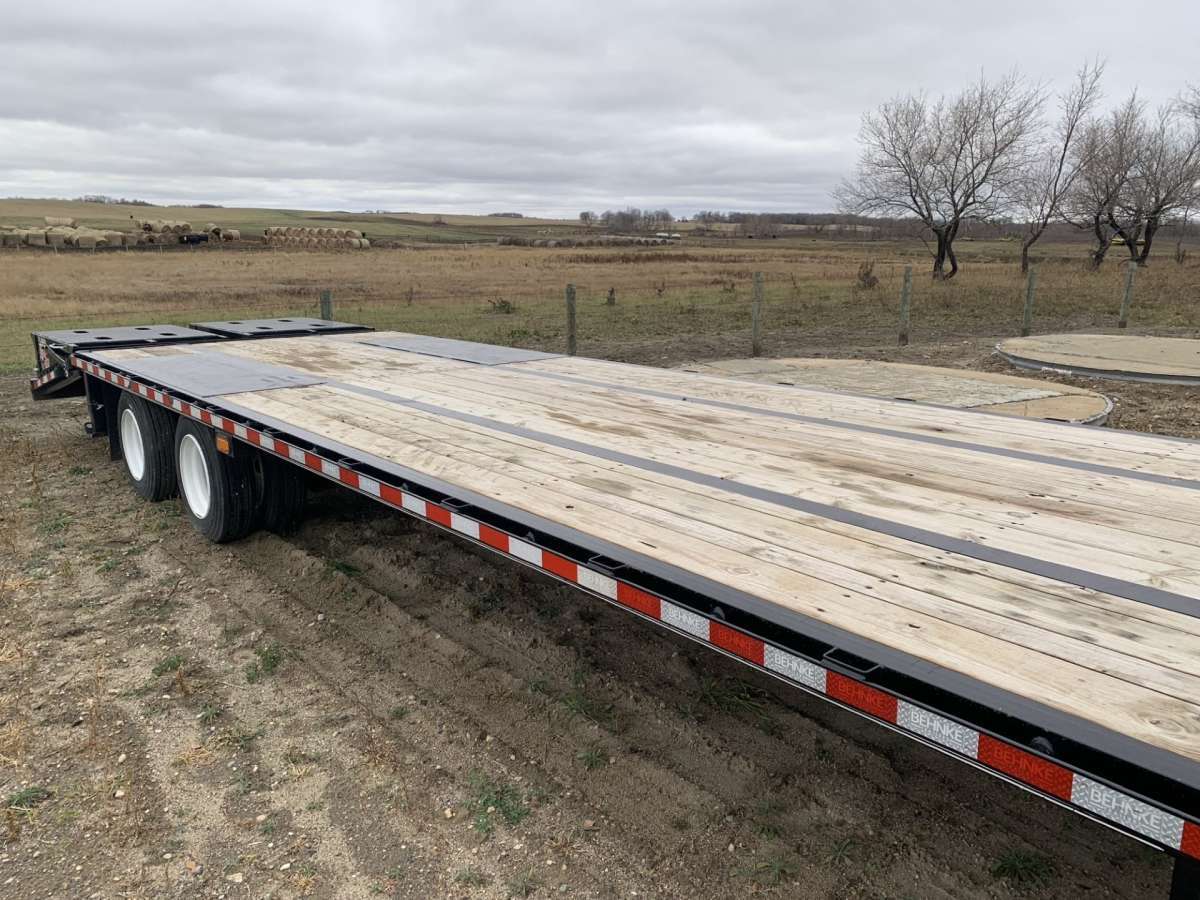 2025 Behnke 8'6" x 30' GN Beavertail Flat Deck Trailer