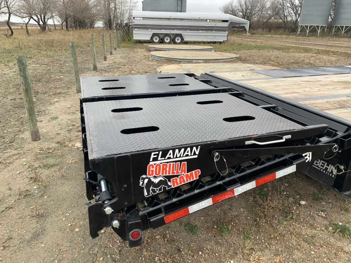 2025 Behnke 8'6" x 30' GN Beavertail Flat Deck Trailer