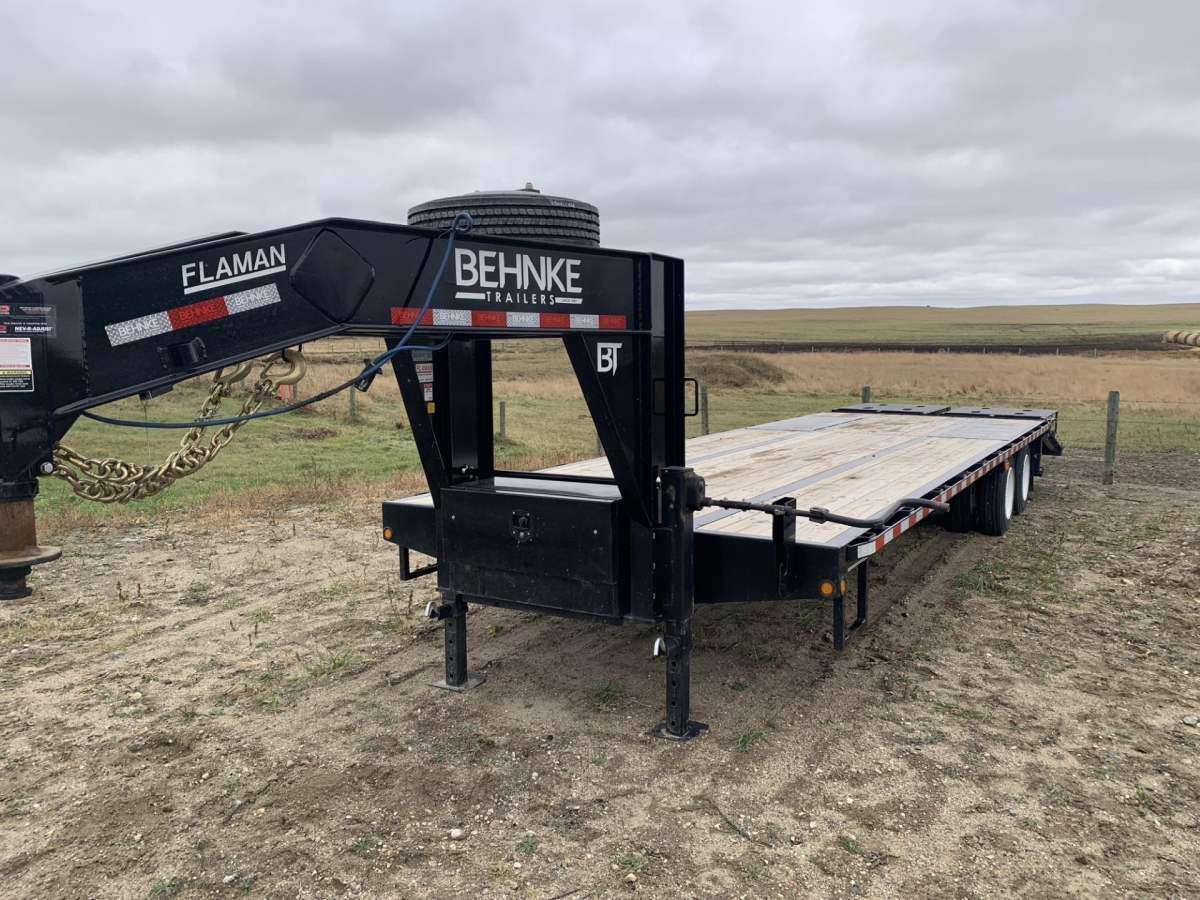2025 Behnke 8'6" x 30' GN Beavertail Flat Deck Trailer