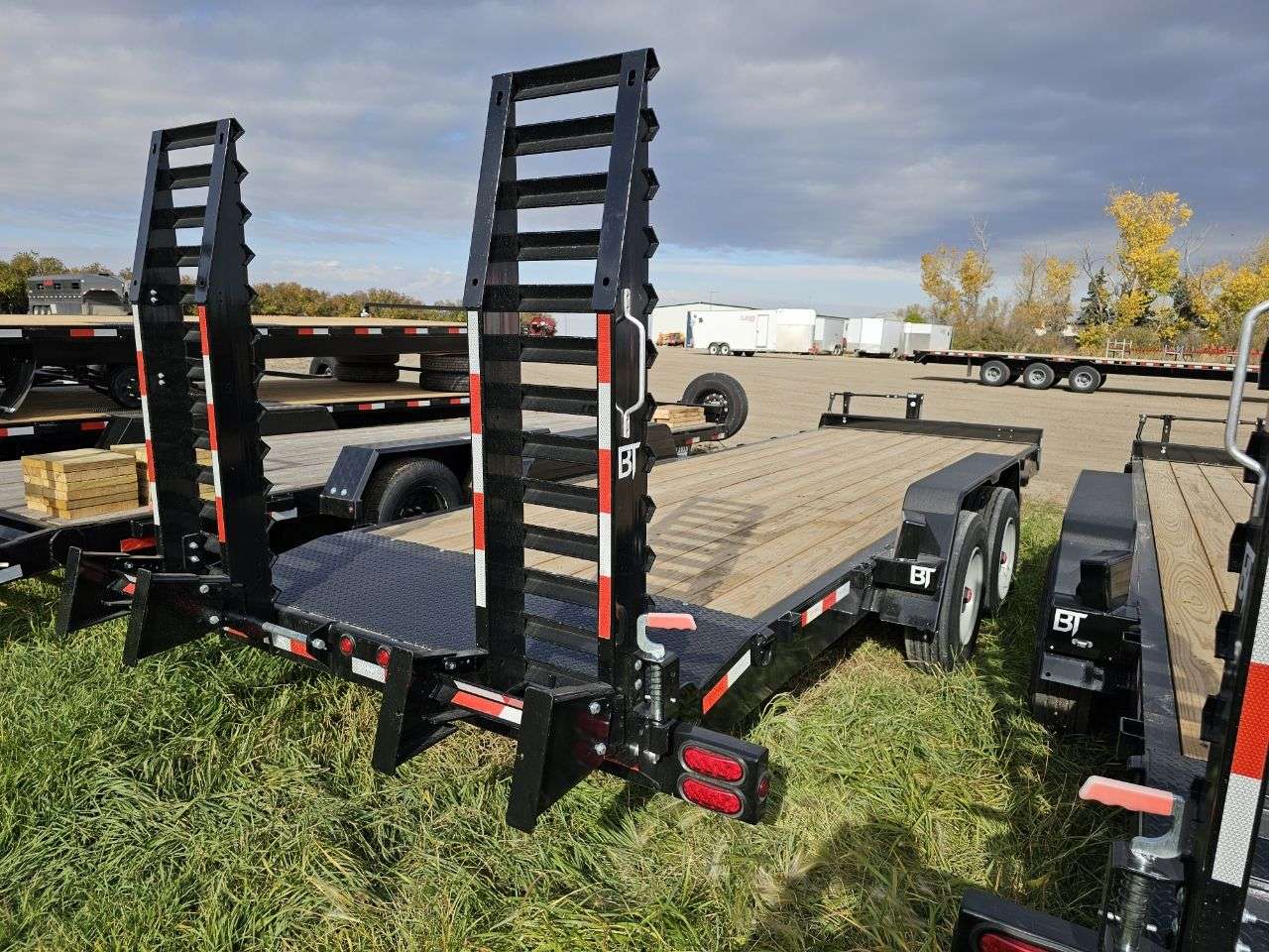 2025 Behnke CBCT 8'6" x 22' Beavertail Flat Deck Trailer