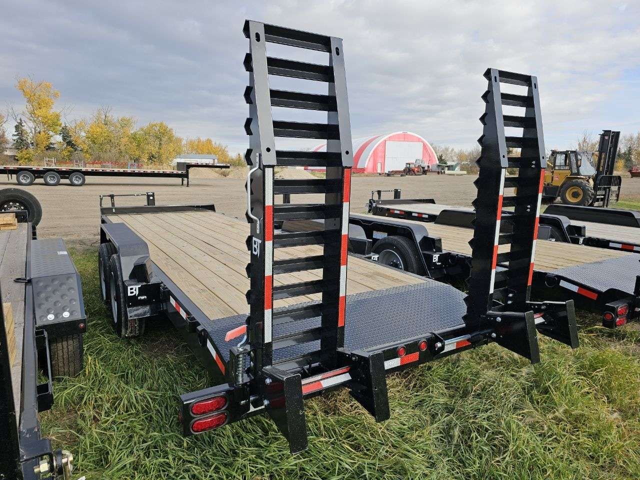 2025 Behnke CBCT 8'6" x 22' Beavertail Flat Deck Trailer