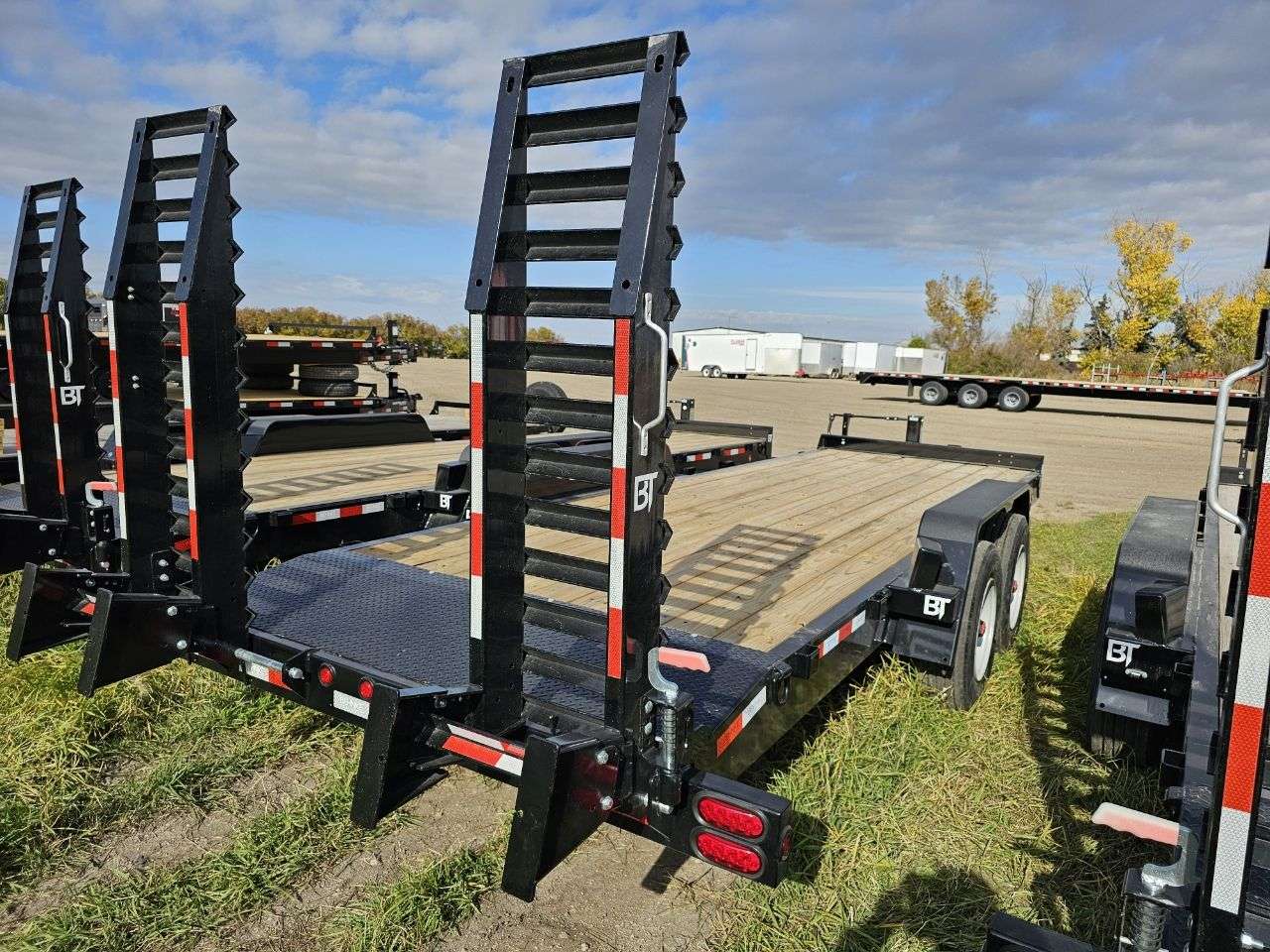 2025 Behnke CBCT 8'6" x 22' Beavertail Flat Deck Trailer