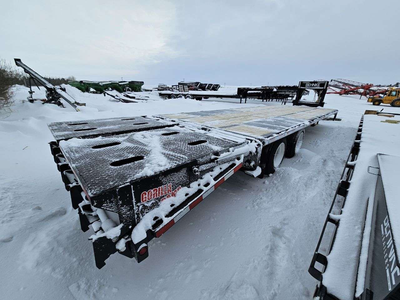 2025 Behnke FB 8'6" x 30' Gooseneck Flat Deck