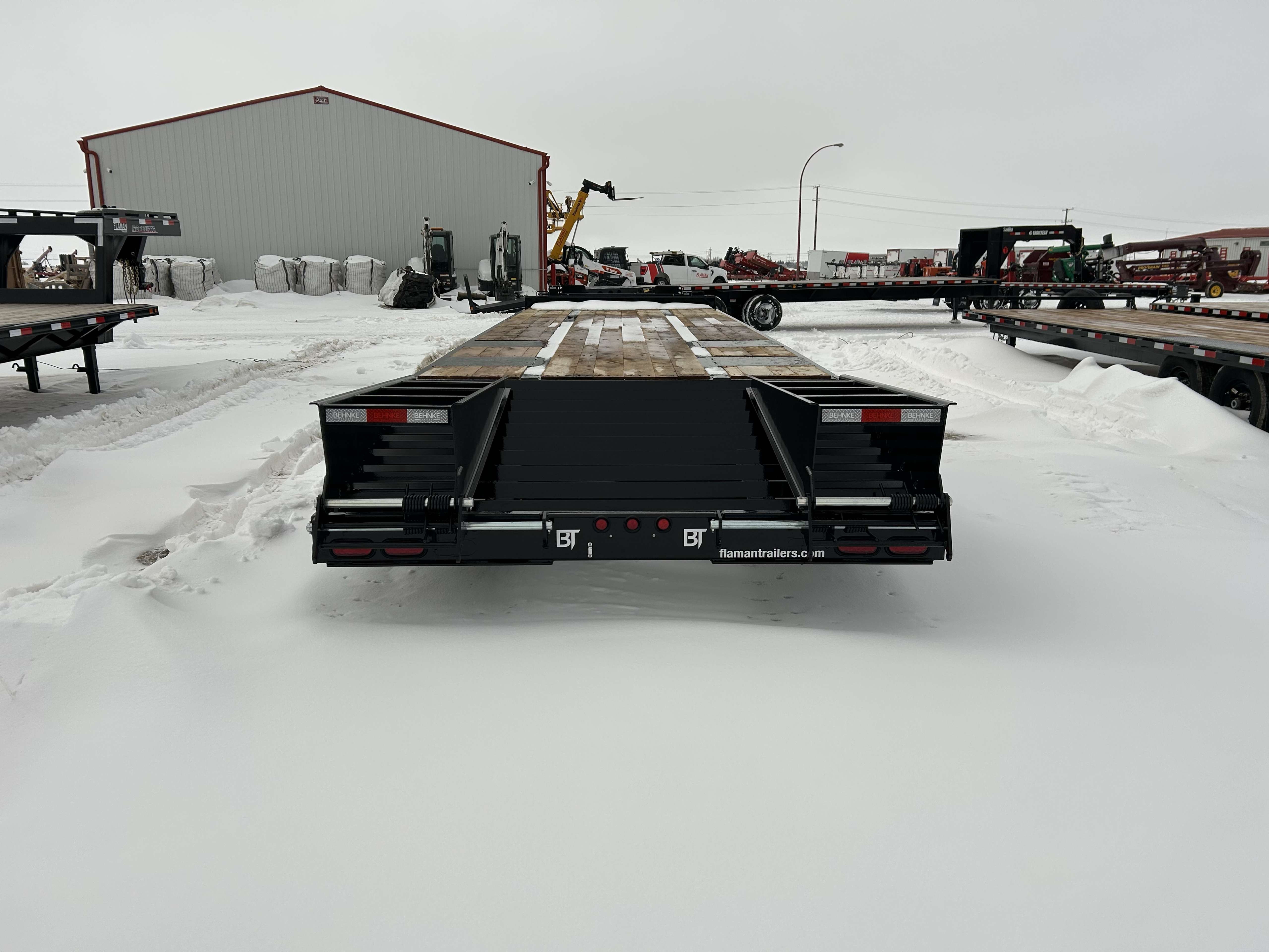 2025 Behnke FBSD 8'6" x 31' Pintle Flat Deck Trailer