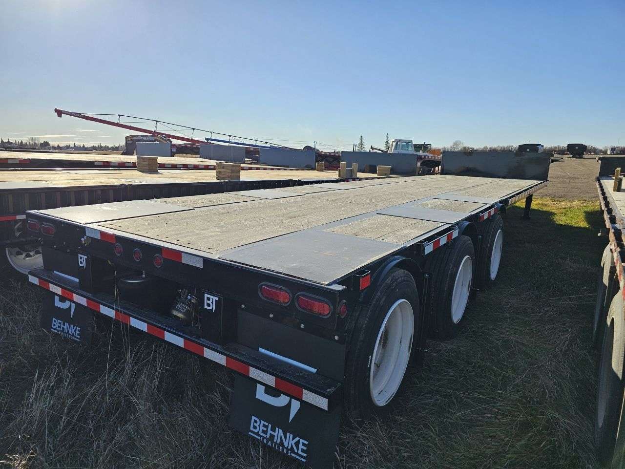 2025 Behnke OTR 45' Semi Flat Deck