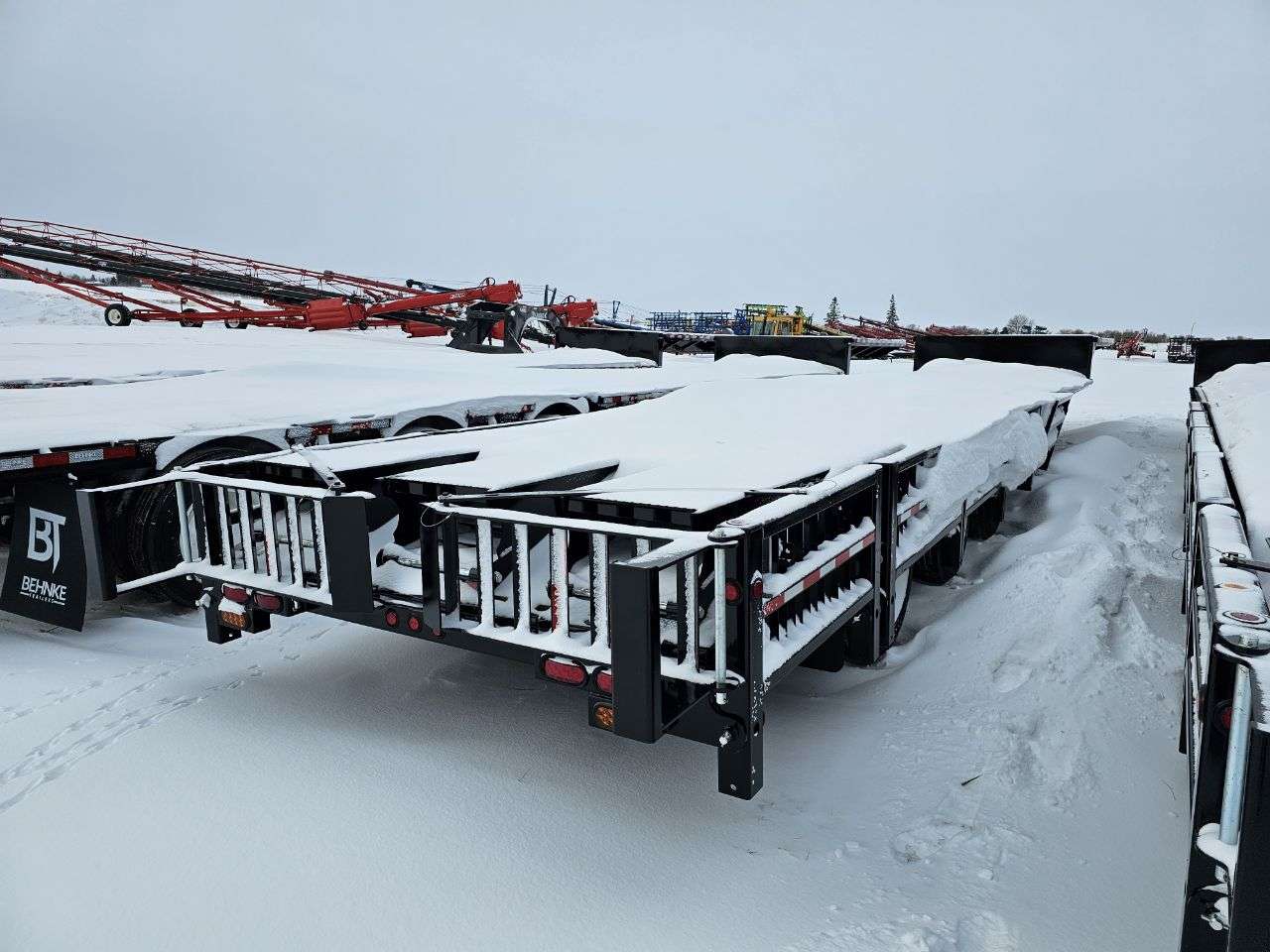 2025 Behnke STX 8'6" x 53' Semi-Style Sprayer Trailer