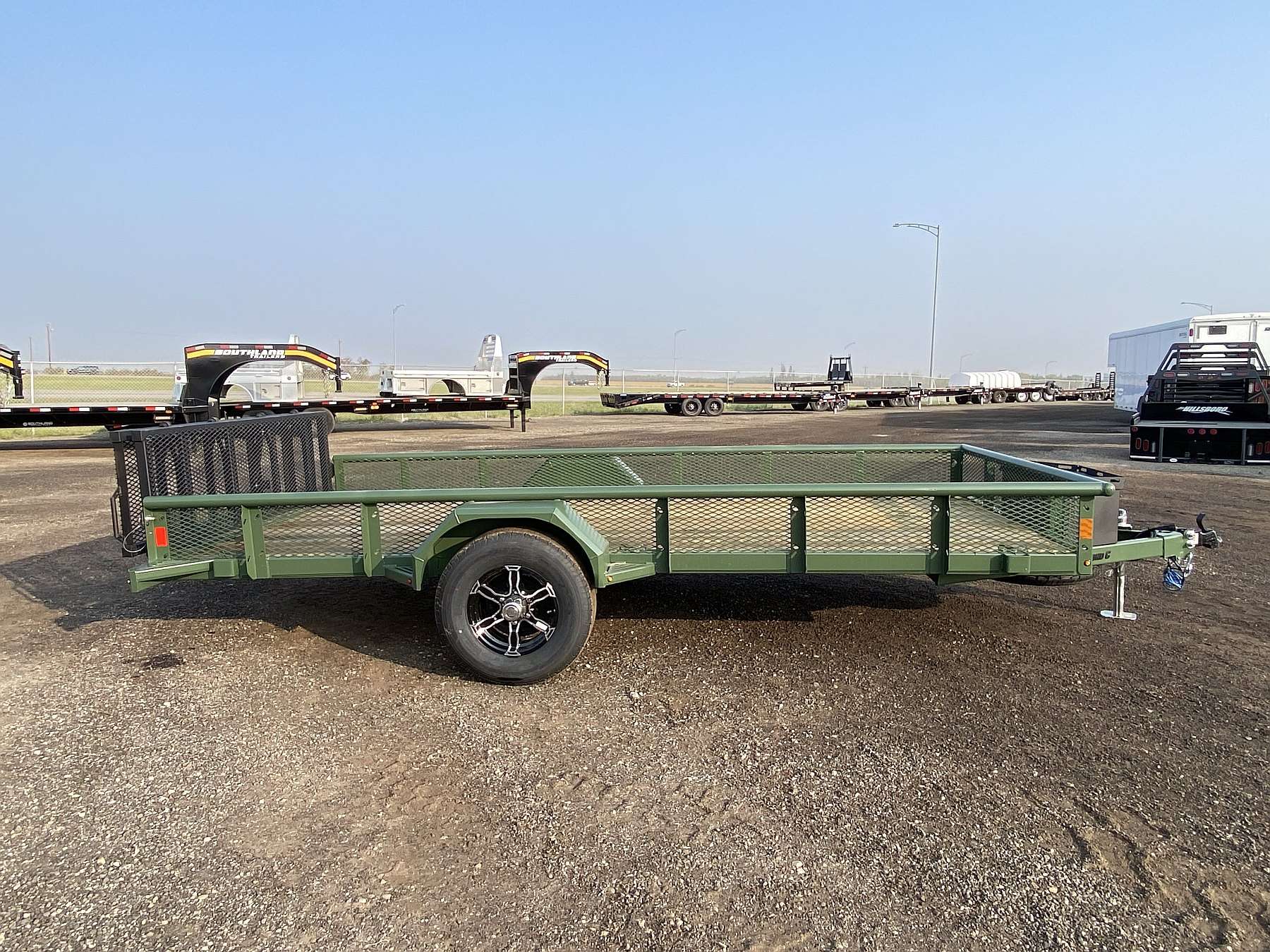 2025 Diamond C 14' Premium Utility w/ Venture Package