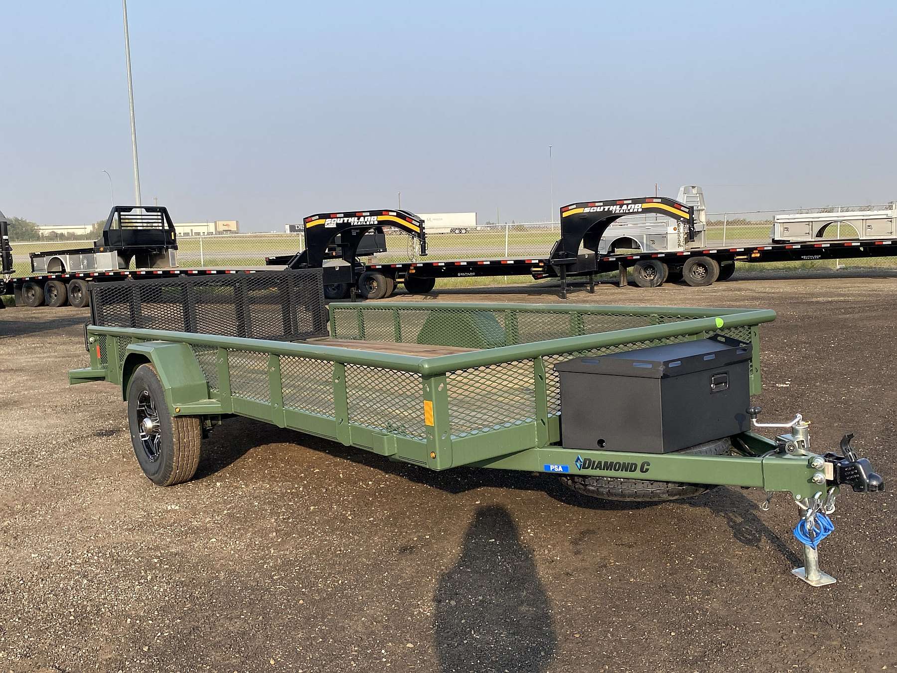 2025 Diamond C 14' Premium Utility w/ Venture Package