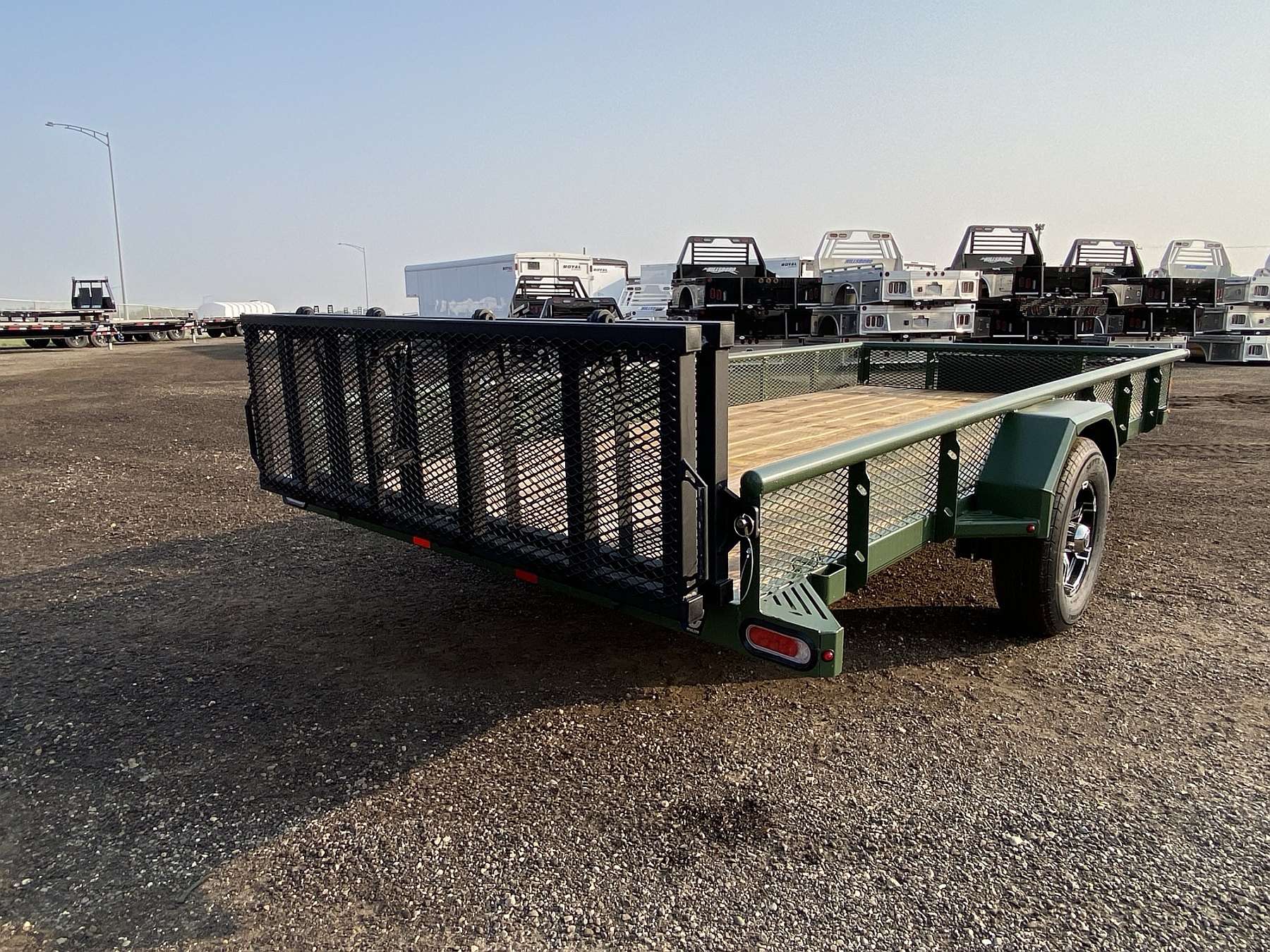 2025 Diamond C 14' Premium Utility w/ Venture Package