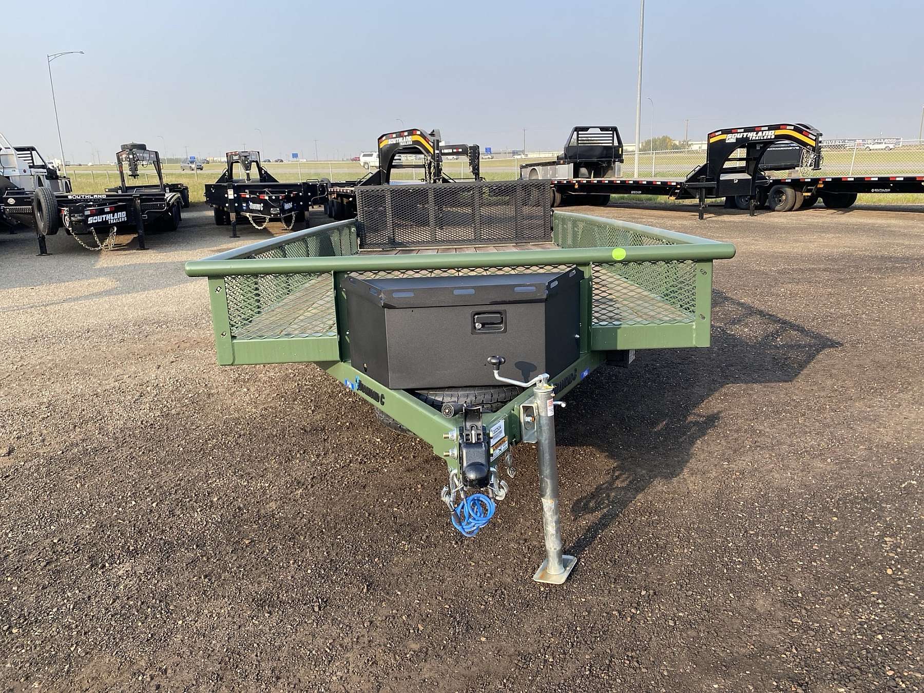 2025 Diamond C 14' Premium Utility w/ Venture Package
