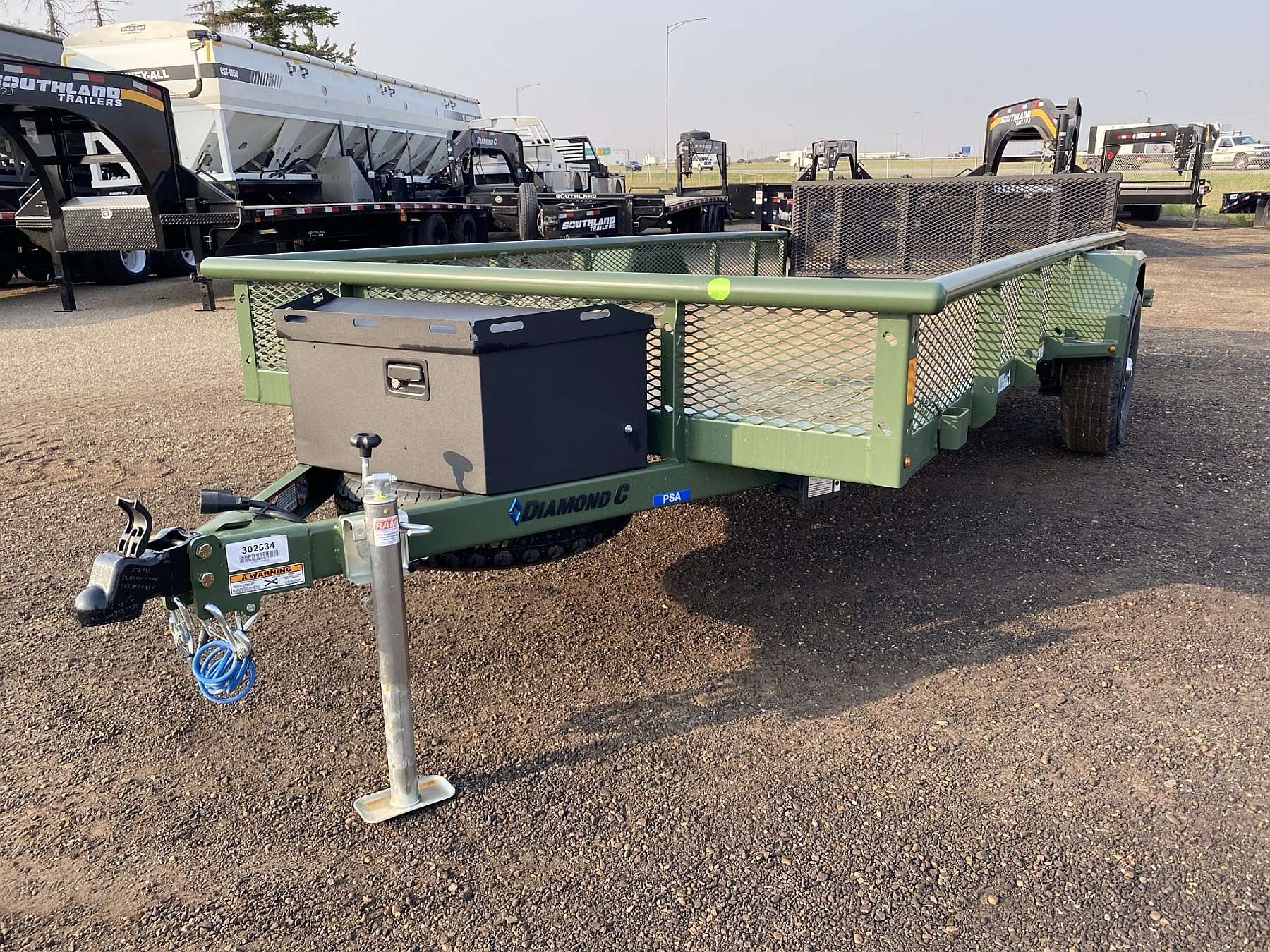2025 Diamond C 14' Premium Utility w/ Venture Package
