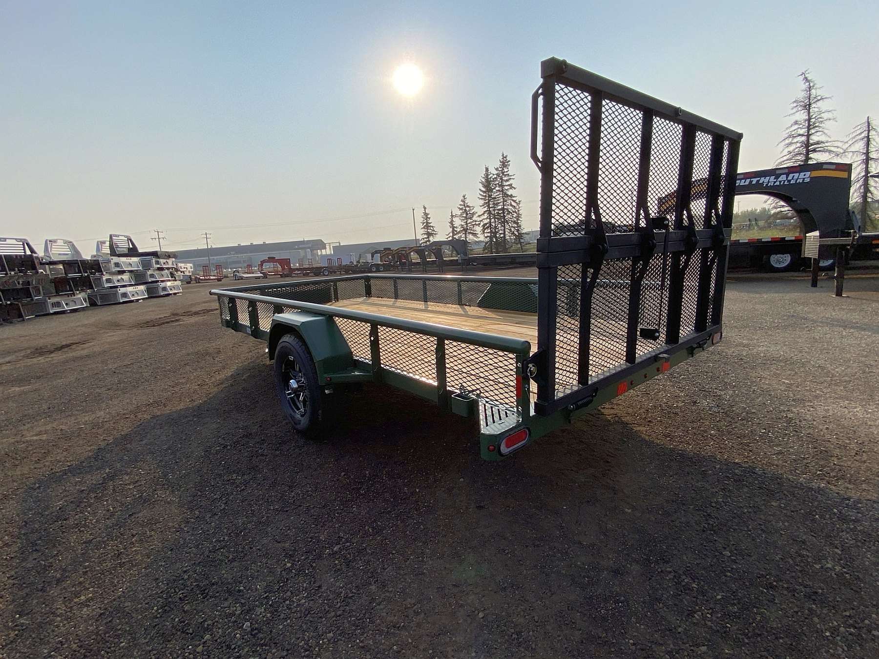 2025 Diamond C 14' Premium Utility w/ Venture Package