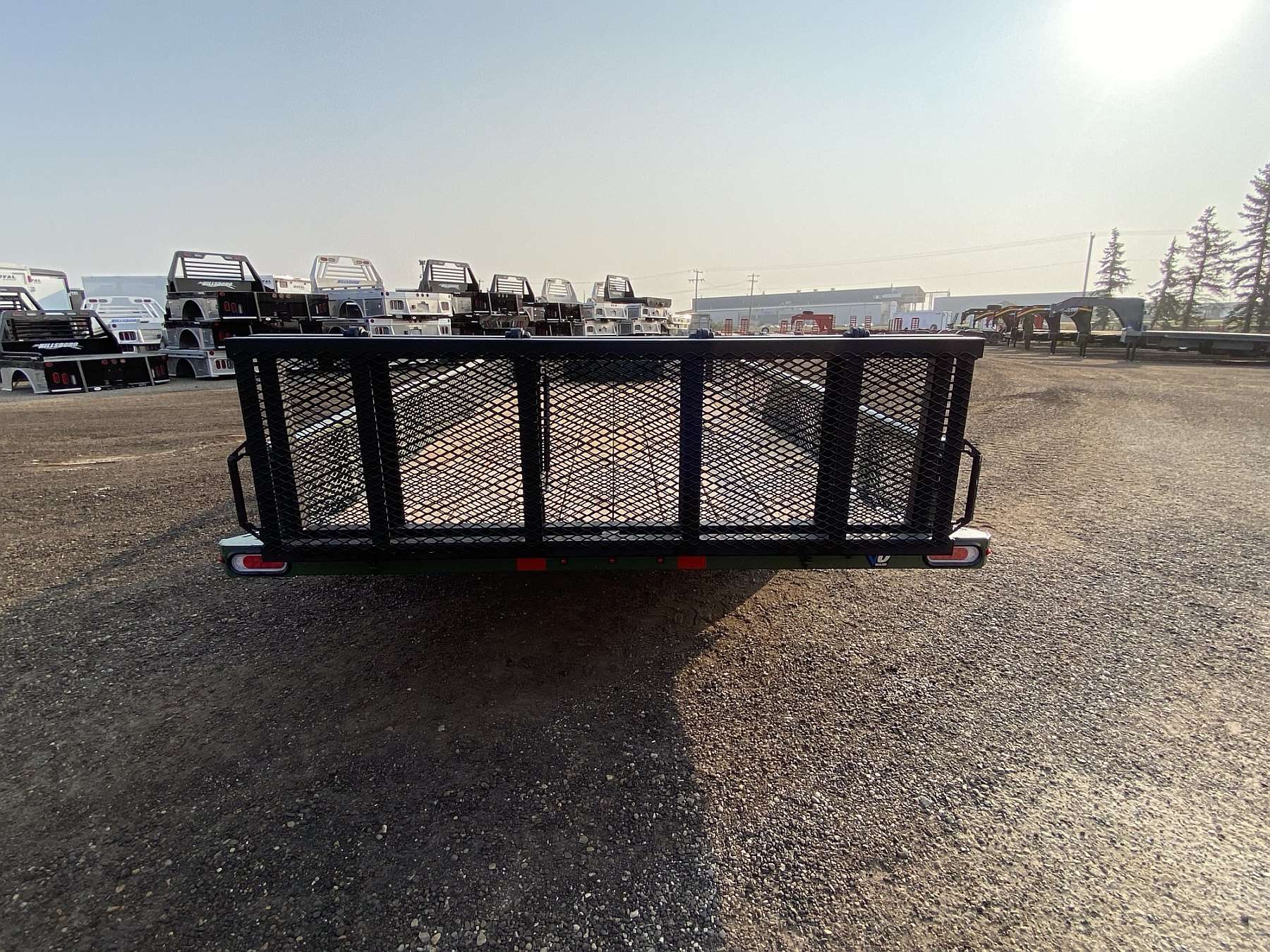 2025 Diamond C 14' Premium Utility w/ Venture Package