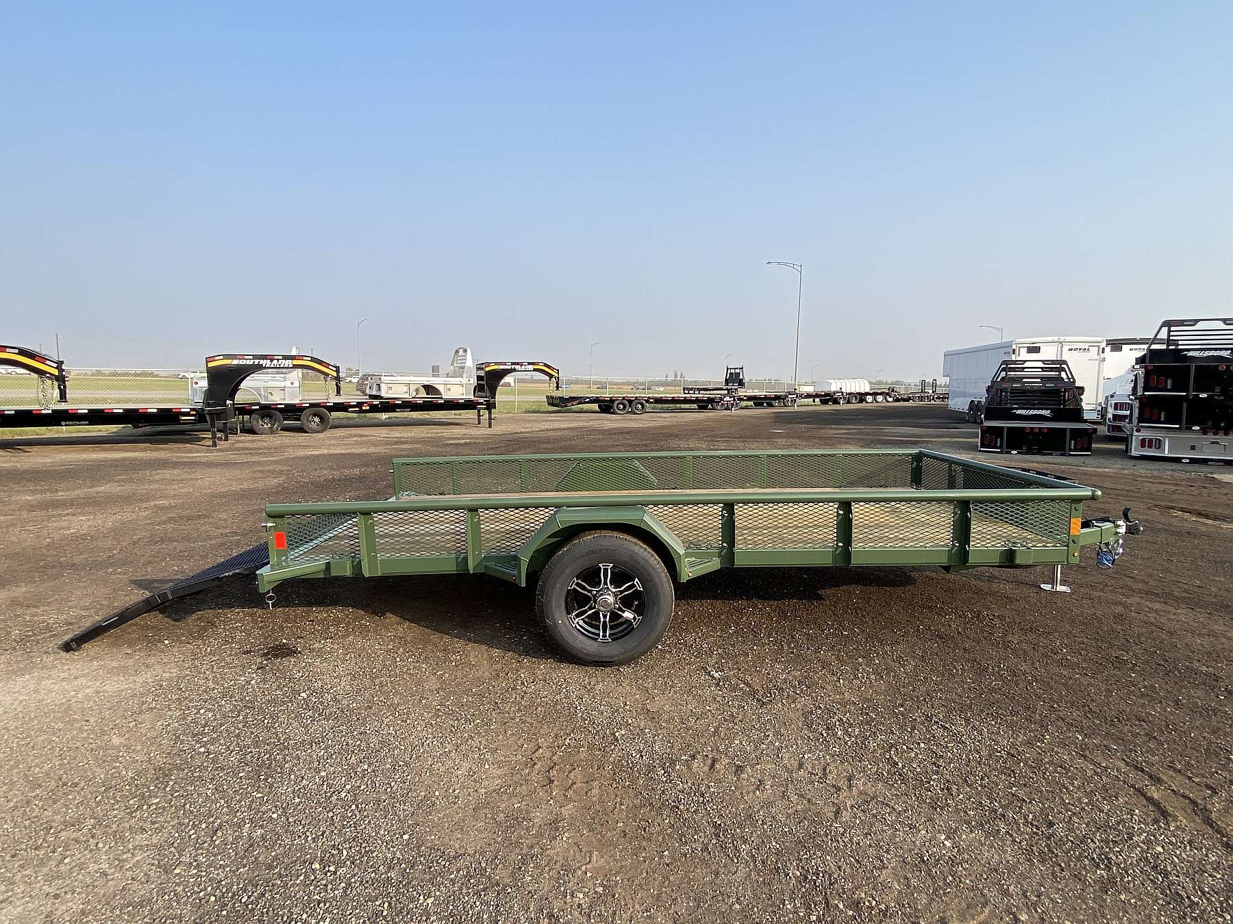 2025 Diamond C 14' Premium Utility w/ Venture Package