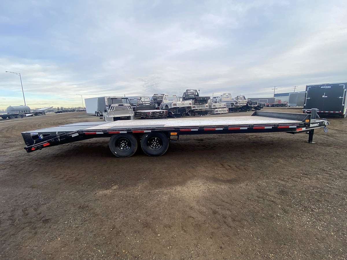 2025 Diamond C 24' Deck-Over Trailer